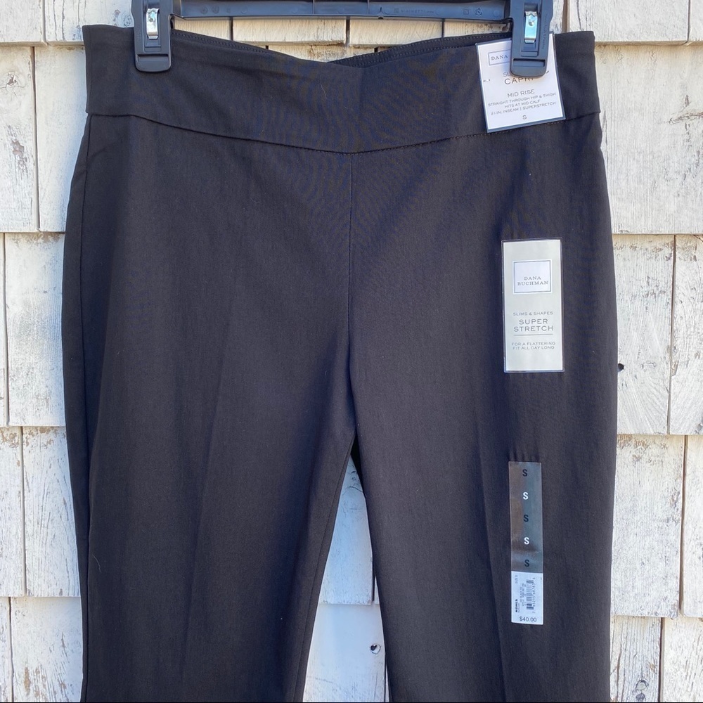 Dana Buchman Slimming Mid-Rise Black Capri - Picture 3 of 6